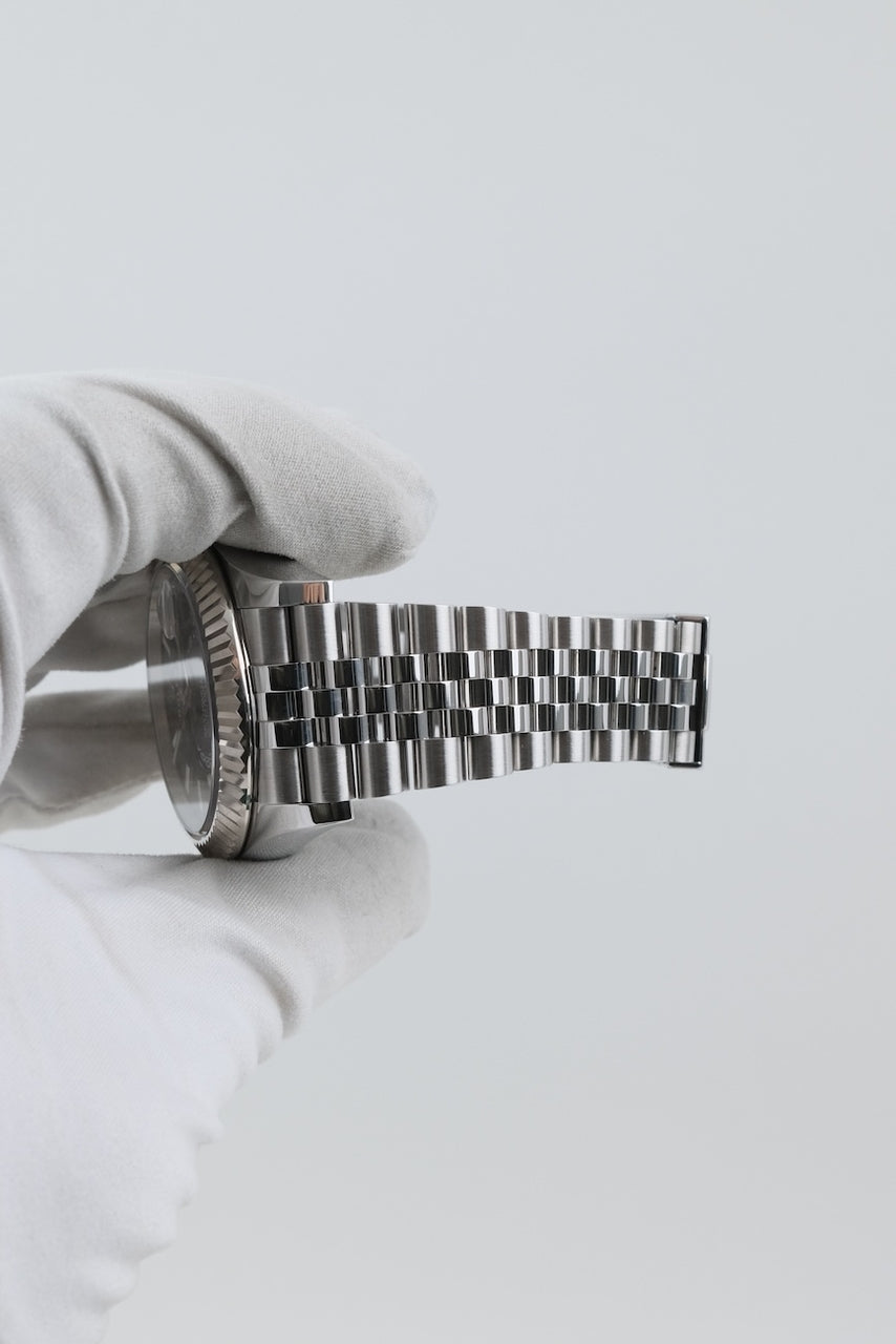Rolex Sky-Dweller 326934 - detailed view 8