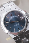 Charger l'image dans la visionneuse de la galerie, Vacheron Constantin Overseas 42052/423A - Detail view 1
