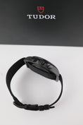 Załaduj obraz do przeglądarki galerii, Tudor Pelagos FXD Chrono 25827KN - Detailansicht 7
