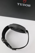 Załaduj obraz do przeglądarki galerii, Tudor Pelagos FXD Chrono 25827KN - Detailansicht 8

