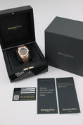 Cargue la imagen en el visor de la galería, Audemars Piguet Royal Oak Double Balance Wheel Openworked 15407OR.OO.1220OR.01 - Papiere und oder Lieferumfang
