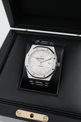 Bild in Galerie-Betrachter laden, Audemars Piguet Royal Oak 15400ST.OO.1220ST.02.A - Detailansicht 1
