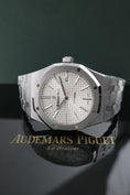 Bild in Galerie-Betrachter laden, Audemars Piguet Royal Oak 15400ST.OO.1220ST.02.A - Detailansicht 4
