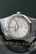 Bild in Galerie-Betrachter laden, Audemars Piguet Royal Oak 15400ST.OO.1220ST.02.A - Thumbnail
