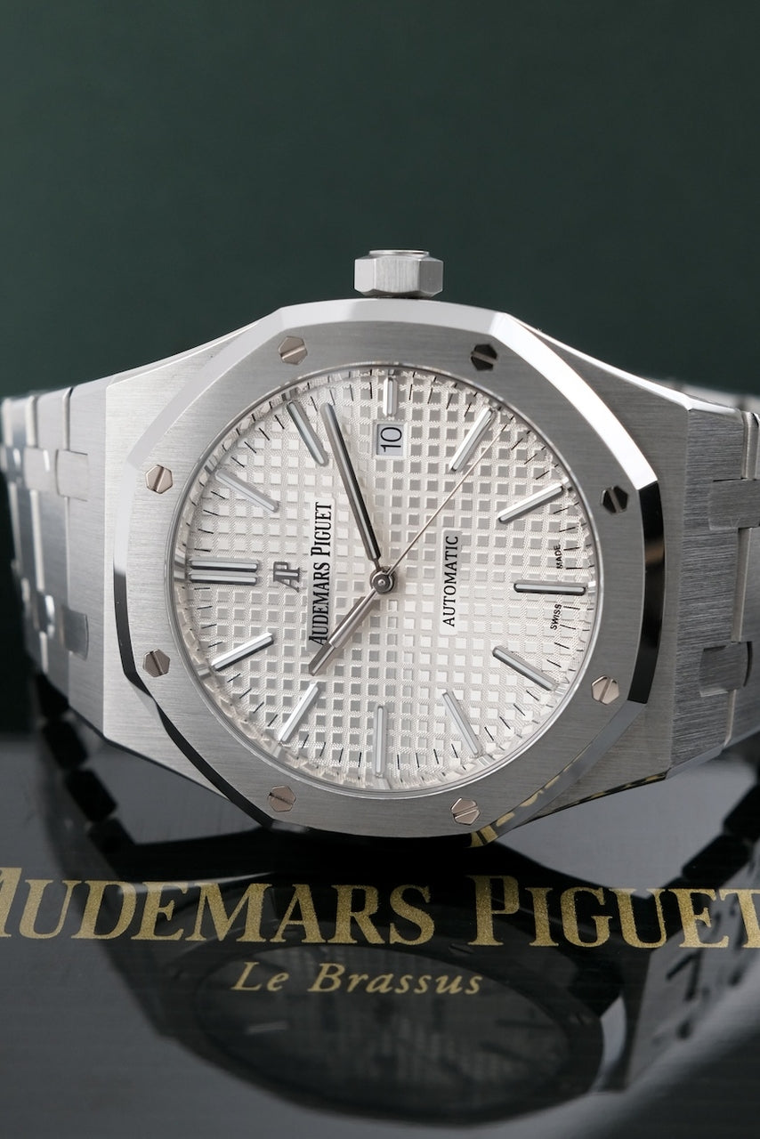 Audemars Piguet Royal Oak 15400ST.OO.1220ST.02.A - Thumbnail