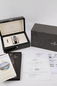 Załaduj obraz do przeglądarki galerii, Patek Philippe Regulator Annual Calendar 5235/50R-001 - Papiere und oder Lieferumfang
