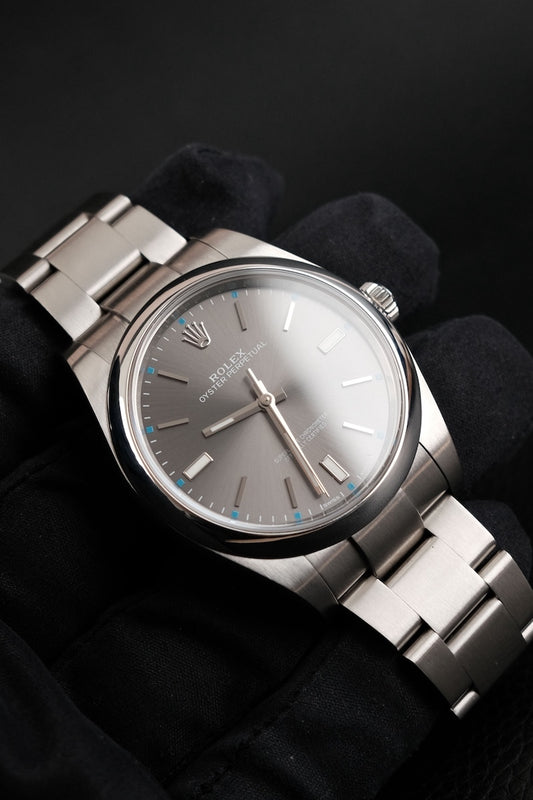 Rolex Oyster Perpetual 39 114300 - Detailansicht 1