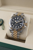 Załaduj obraz do przeglądarki galerii, Rolex GMT Master II 126713GRNR - Detailansicht 1
