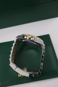 Załaduj obraz do przeglądarki galerii, Rolex GMT Master II 126713GRNR - Detailansicht 4
