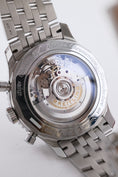 Cargar la imagen en la vista de la galería, Breitling Navitimer 1 B01 Chronograph AB0127211C1A1 - Detail view 1
