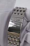 Cargar la imagen en la vista de la galería, Breitling Navitimer 1 B01 Chronograph AB0127211C1A1 - Detail view 8

