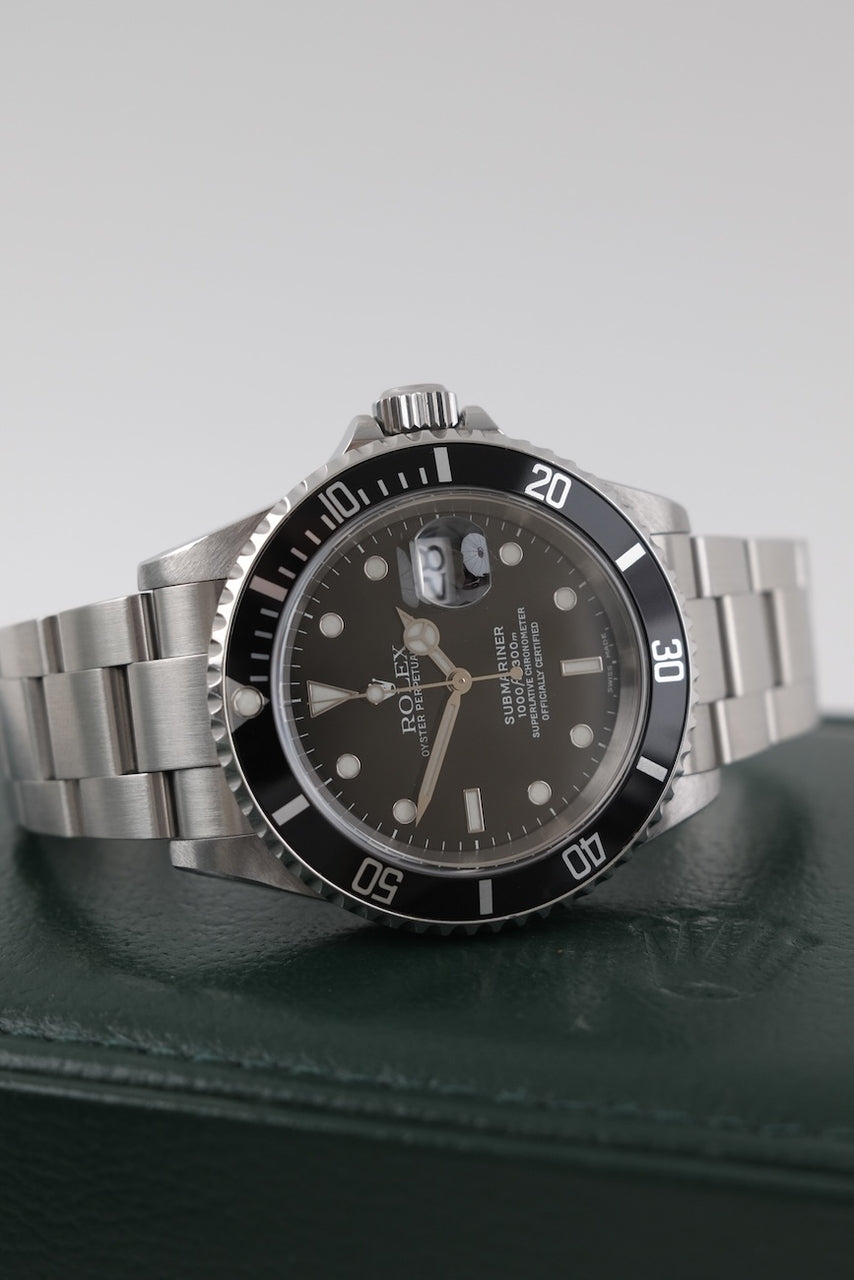 Rolex Submariner Date 16610 - Thumbnail