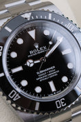 Załaduj obraz do przeglądarki galerii, Rolex Submariner No Date 124060 - Detailansicht 2
