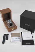 Carica l'immagine nel visualizzatore della galleria, Jaeger-LeCoultre Reverso Tribute Duoface Chronograph Q389848J - documenti e/o dotazione di fornitura
