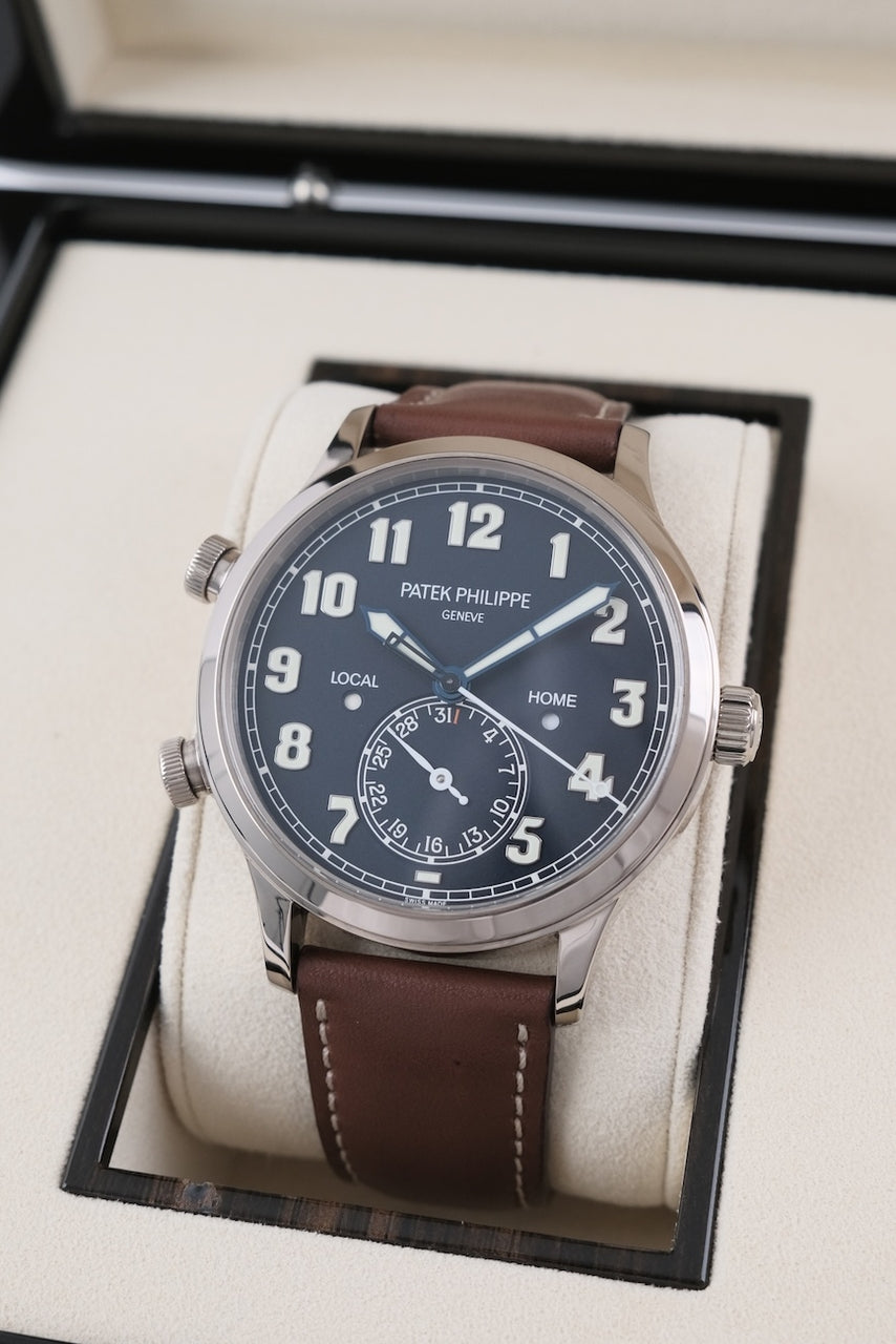 Patek Philippe Calatrava Pilot Travel Time 5524G-001 - Detailansicht 1