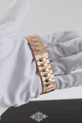 Carica l'immagine nel visualizzatore della galleria, Patek Philippe Nautilus 5711/1R-001 - vista dettagliata 9
