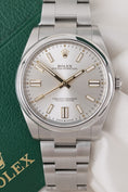 Załaduj obraz do przeglądarki galerii, Rolex Oyster Perpetual 41 124300 - Thumbnail
