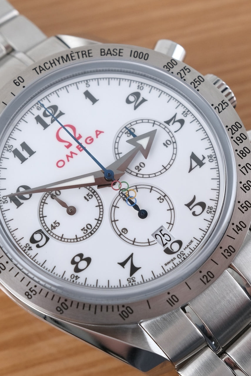 Omega Speedmaster Broad Arrow Olympic 32110425004001 - Detailansicht 4
