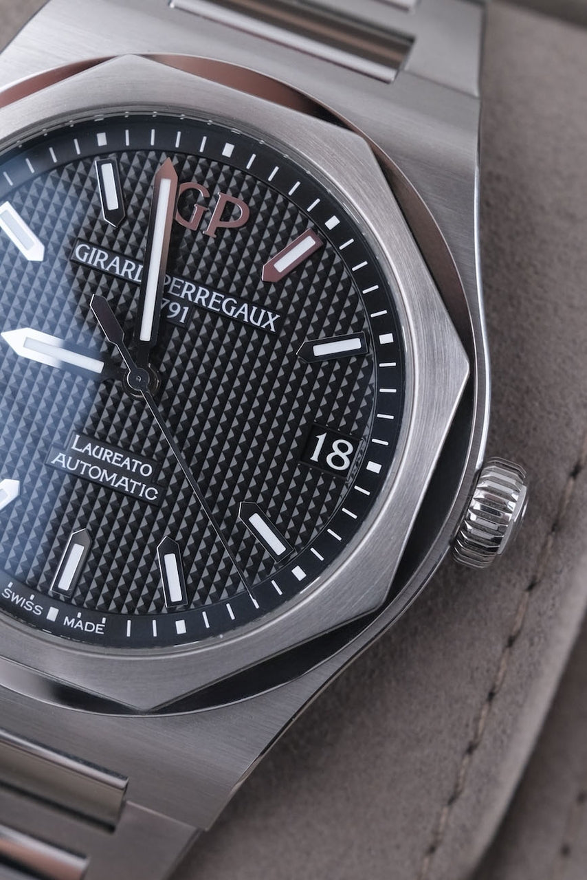 Girard Perregaux Laureato 81010-11-634-11A - Detail view 4