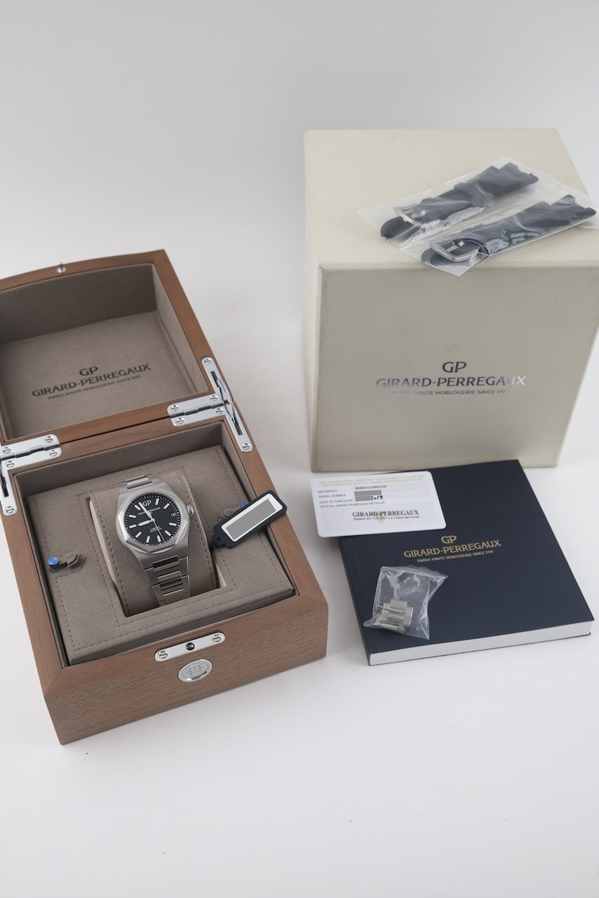 Girard Perregaux Laureato 81010-11-634-11A - Papers and documentation