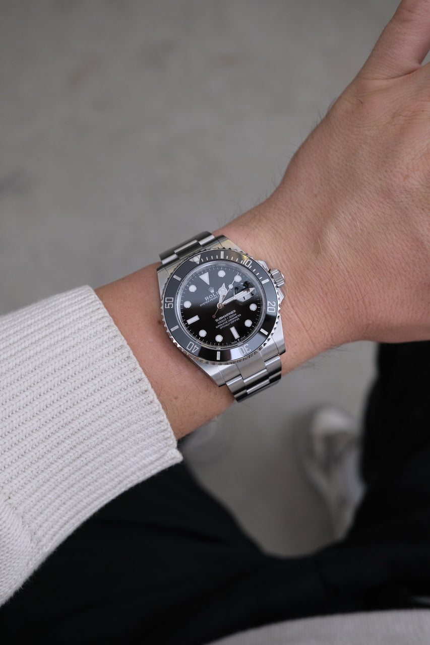 Rolex Submariner Date 126610LN - detailed view 10