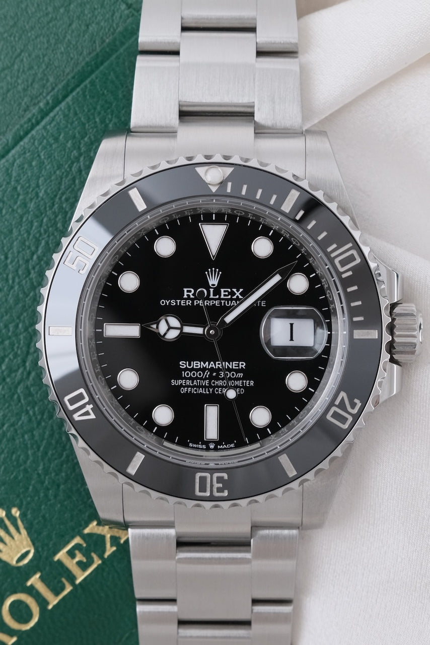 Rolex Submariner Date 126610LN - detailed view 4