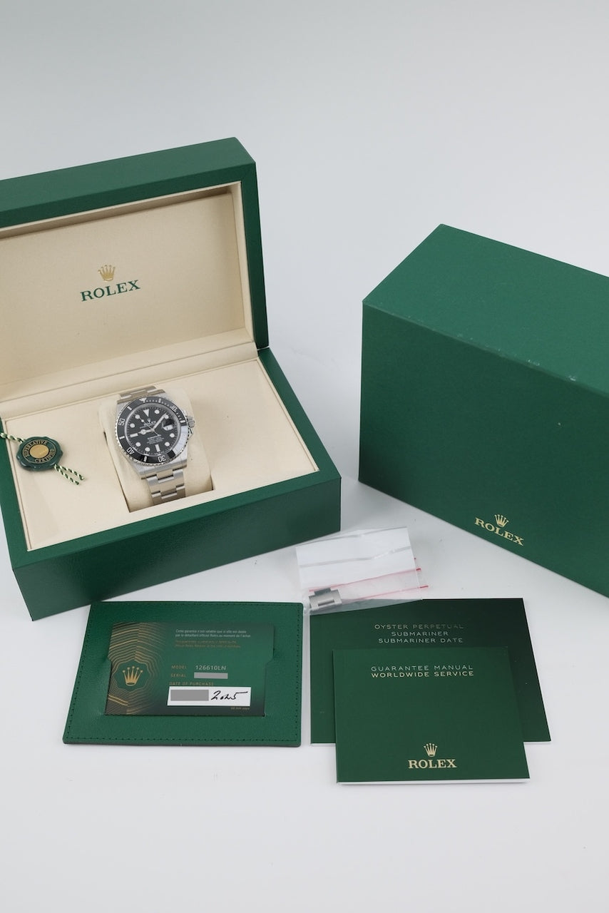 Rolex Submariner Date 126610LN - papers and or scope of delivery