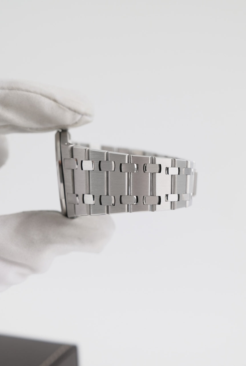 Audemars Piguet Royal Oak 56175ST - Detailed view 10