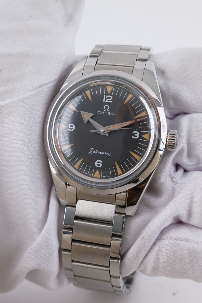 Omega Railmaster 22010382001002 - Detail view 2