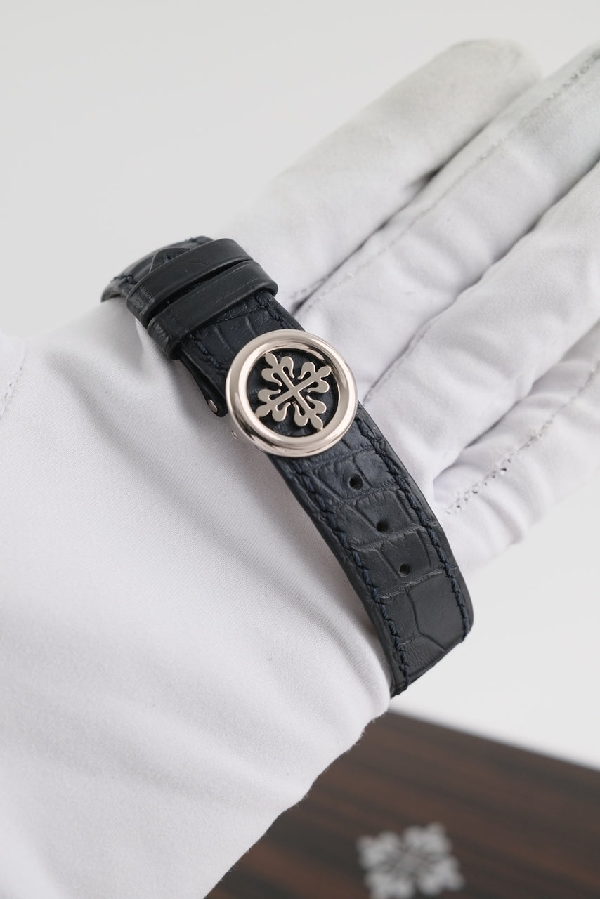 Patek Philippe Complications 5231G-001 - Detailed view 10