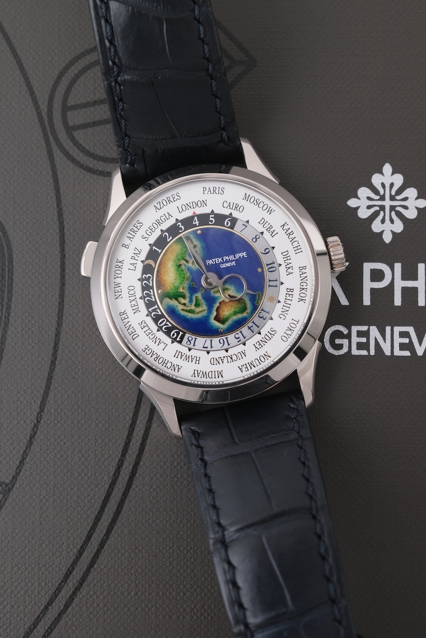 Patek Philippe Complications 5231G-001 - Detailed view 5