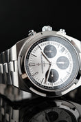 Bild in Galerie-Betrachter laden, Vacheron Constantin Overseas Chrono 5500V/110A-B686 - Detail view 1
