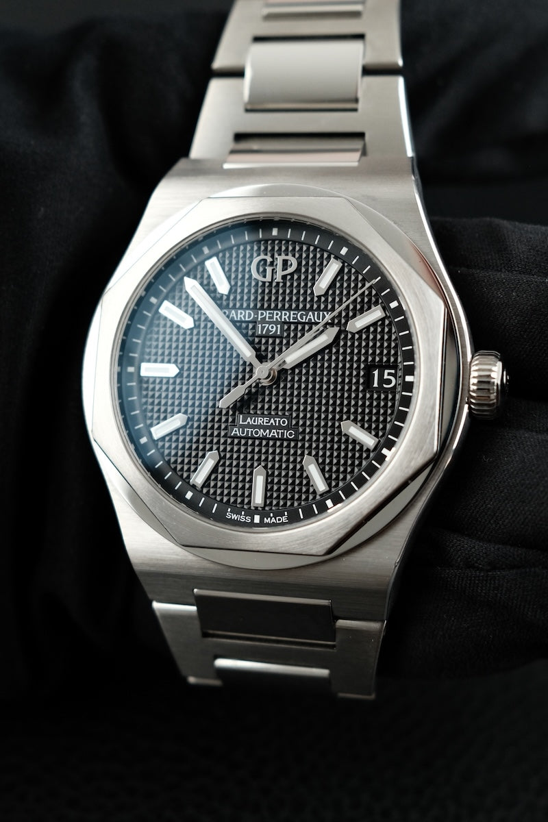 Girard Perregaux Laureato 81010-11-634-11A - Detail view 5