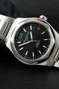 Load image into Gallery viewer, Girard Perregaux Laureato 81010-11-634-11A - Main product image
