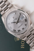 Załaduj obraz do przeglądarki galerii, Rolex Day-Date 118209 — miniatura
