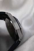 Bild in Galerie-Betrachter laden, Audemars Piguet Royal Oak Offshore Chronograph Titan 26480TI.OO.A027CA.01 - Detail view 6
