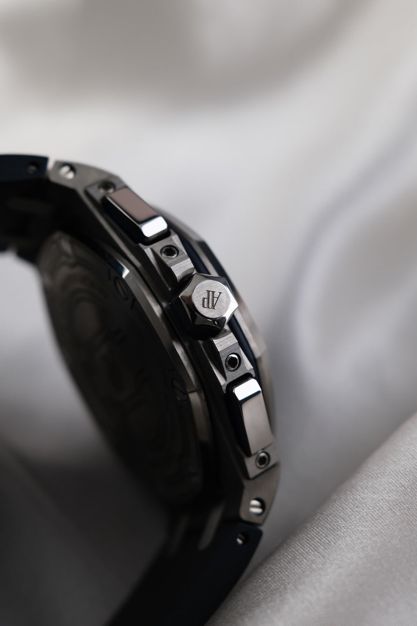 Audemars Piguet Royal Oak Offshore Chronograph Titan 26480TI.OO.A027CA.01 - Detail view 7