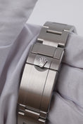 Bild in Galerie-Betrachter laden, Rolex Explorer II 226570 - Detail view 7
