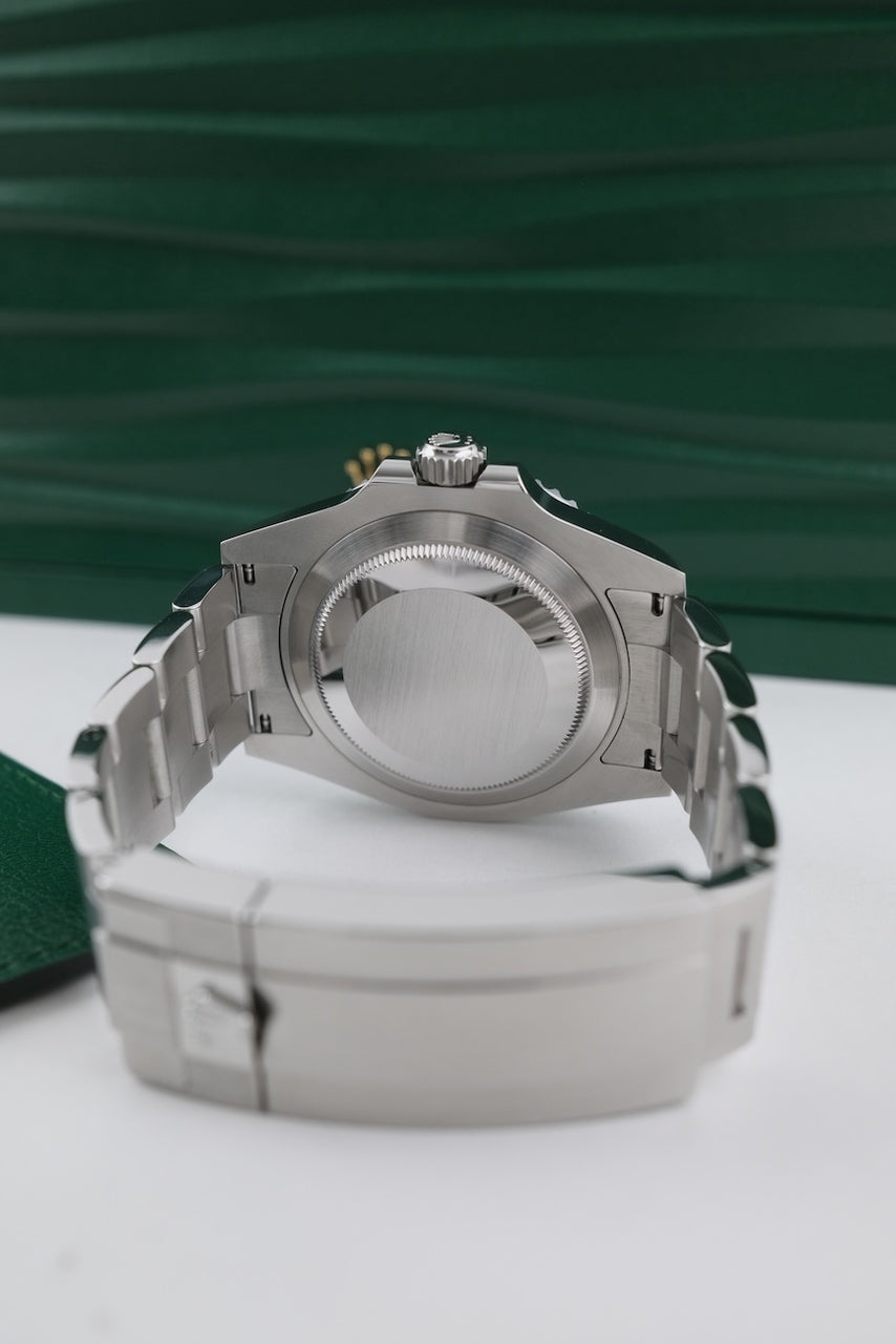 Rolex Submariner Date 126610LN - detailed view 9