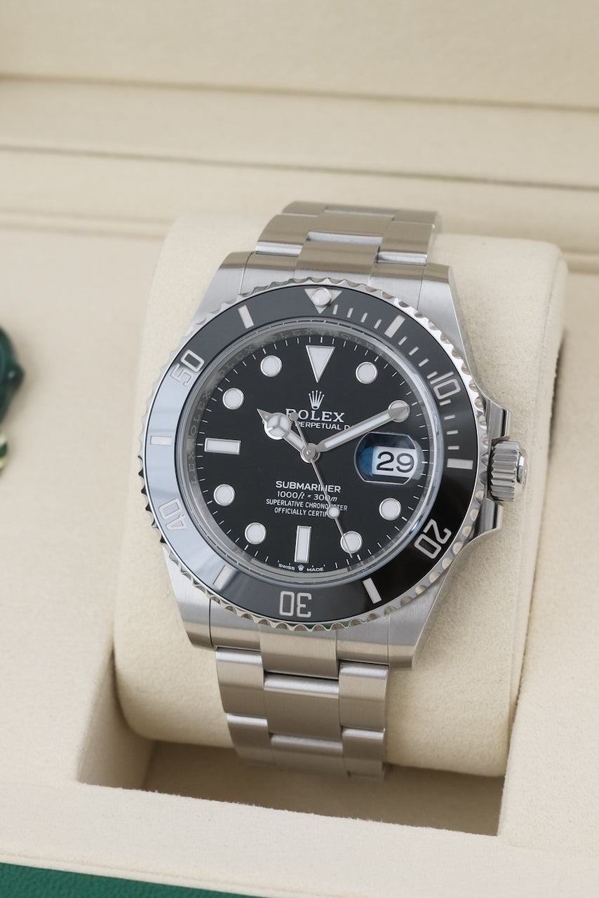 Rolex Submariner Date 126610LN - Detailed view 3