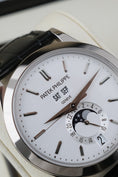 Charger l'image dans la visionneuse de galerie, Patek Philippe Annual Calendar 5396G-011 - Detailansicht 2
