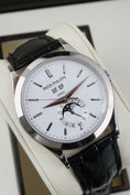 Charger l'image dans la visionneuse de galerie, Patek Philippe Annual Calendar 5396G-011 - Thumbnail
