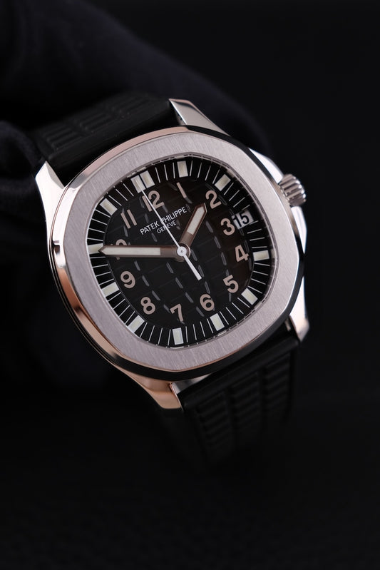 Patek Philippe Aquanaut 5066A-001 - Detail view 1
