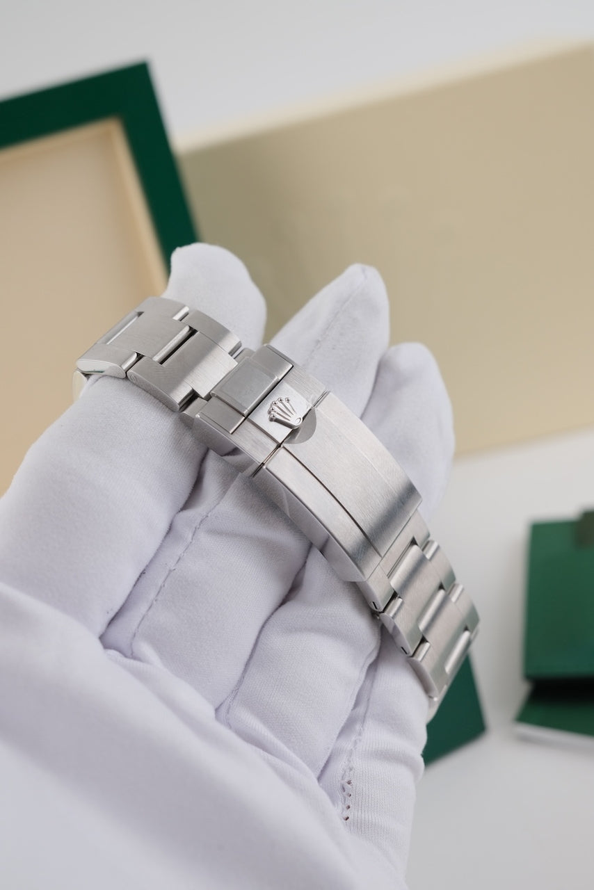 Rolex Explorer II 226570 - Detail view 8