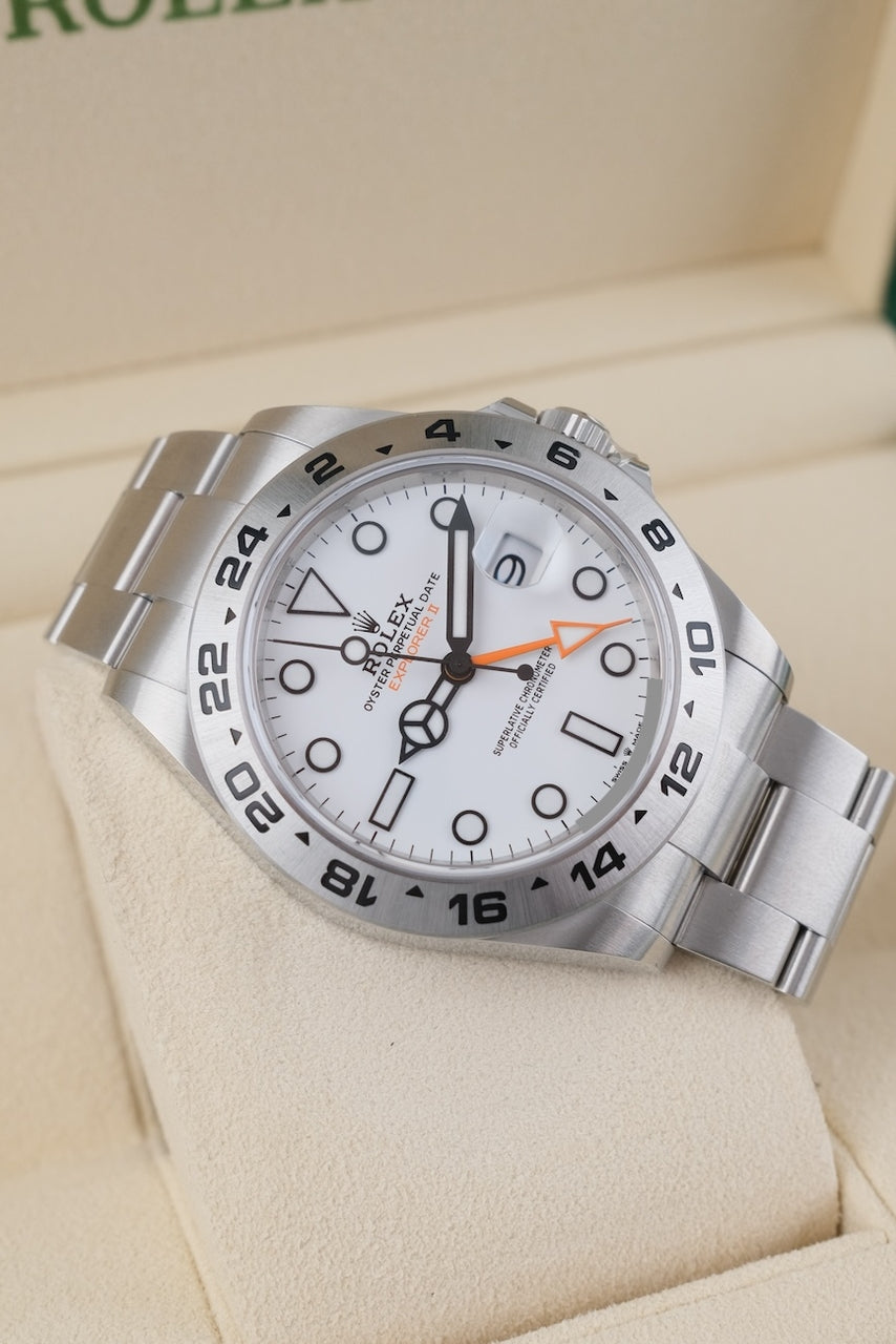 Rolex Explorer II 226570 - Detail view 2