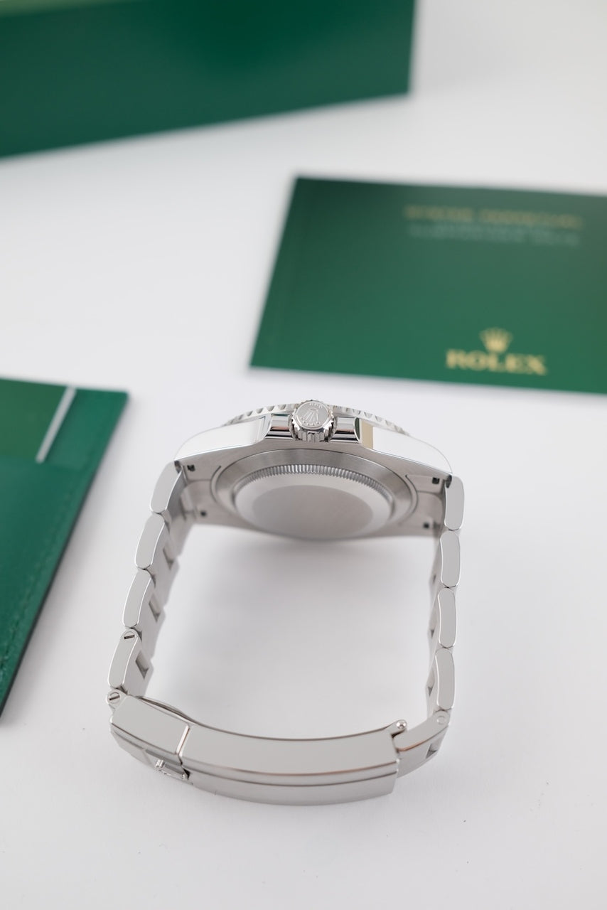 Rolex Submariner No Date 124060 - Detail view 5