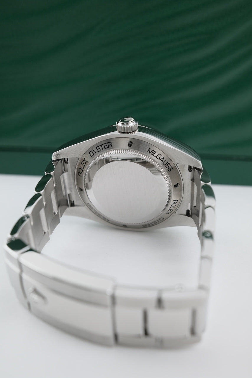 Rolex Milgauss 116400GV - detailed view 9