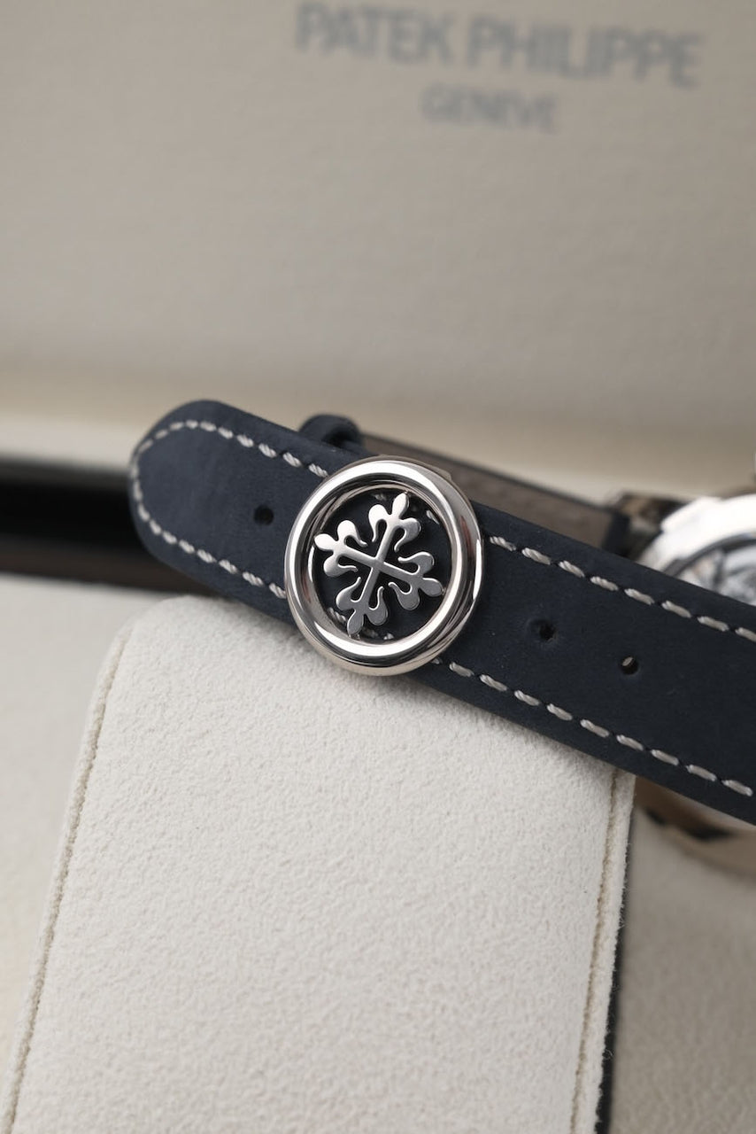 Patek Philippe Complications 5172G-001 - Detail view 6