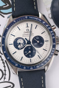 Bild in Galerie-Betrachter laden, Omega Speedmaster Snoopy 31032425002001 - Detail view 5
