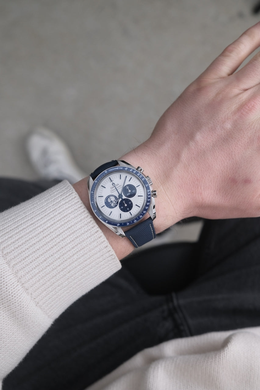 Omega Speedmaster Snoopy 31032425002001 - Detail view 11